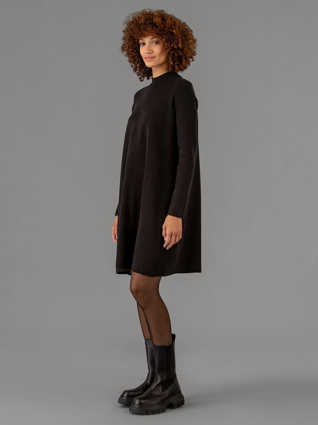 Detailansicht von Midi-Kleid aus Baumwolle von ARMEDANGELS