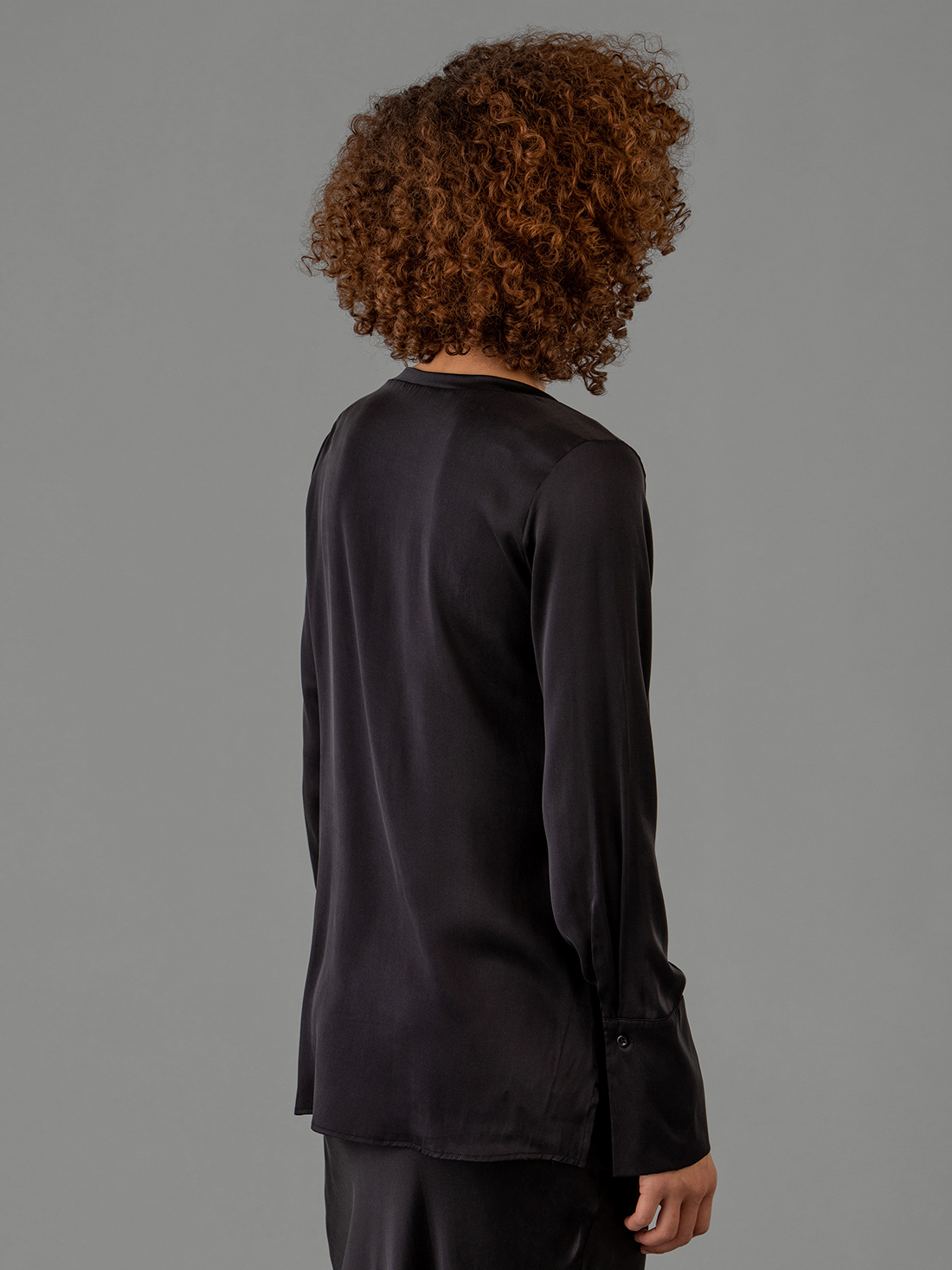 Detailansicht von Seidenbluse von DANIELS