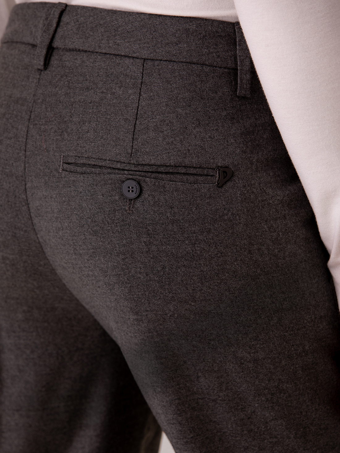 Detailansicht von Hose aus Schurwolle von DONDUP