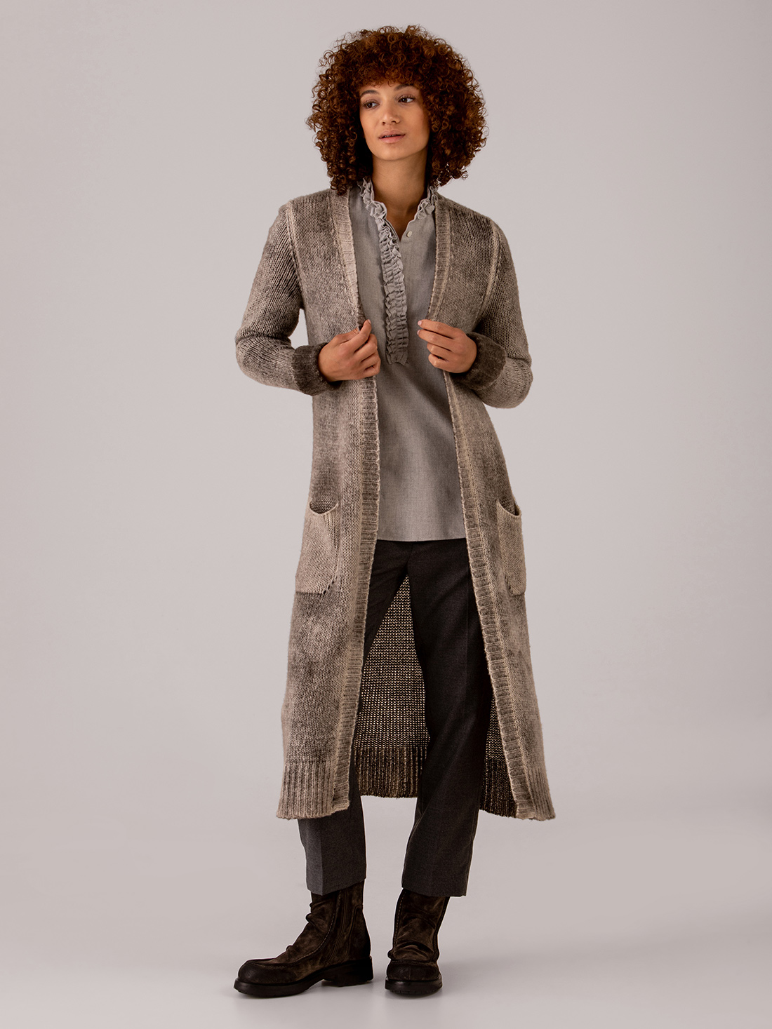 Detailansicht von Cardigan aus Cashmere von AVANT TOI