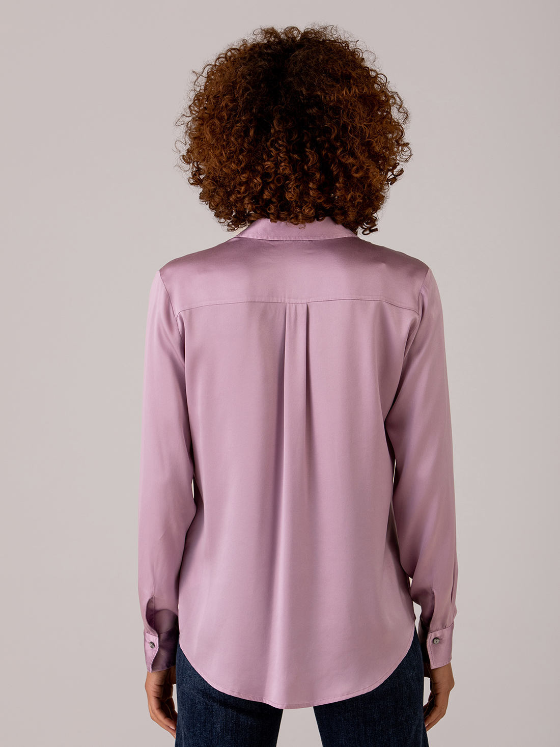 Detailansicht von Seidenbluse von HER SHIRT