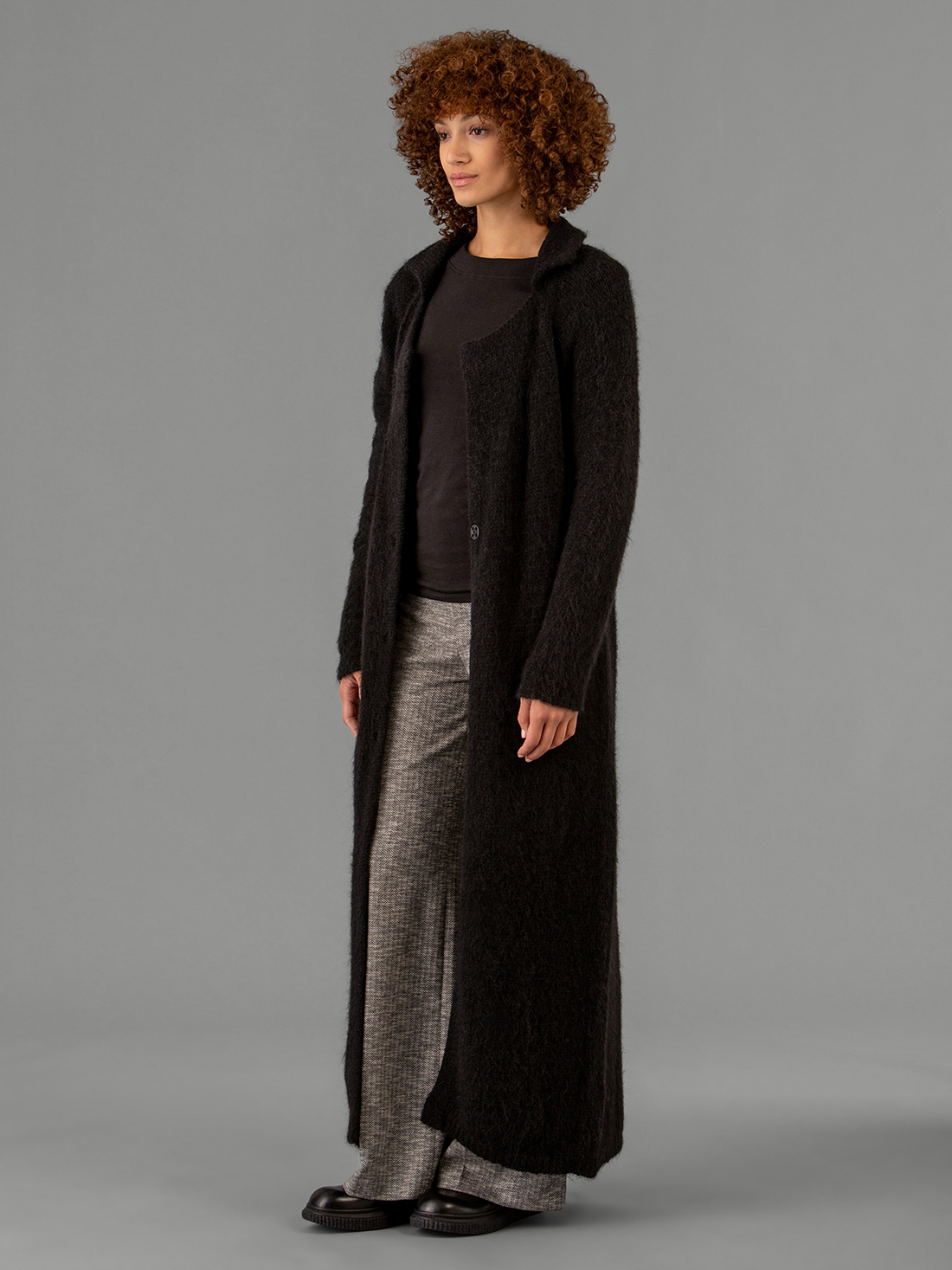 Detailansicht von Lange Strickjacke von BELLAMY