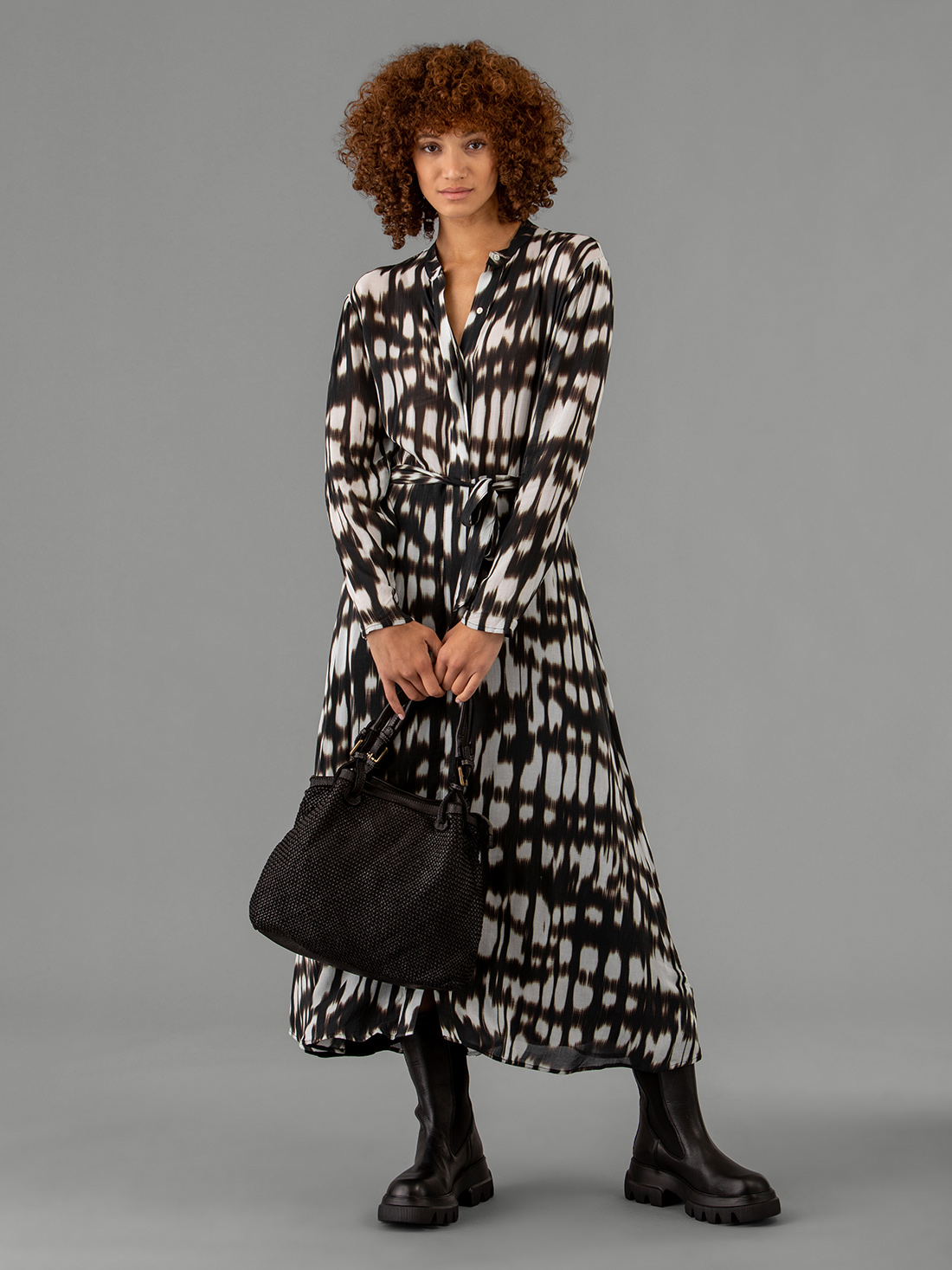 Detailansicht von Maxi-Blusenkleid von BELLA DAHL