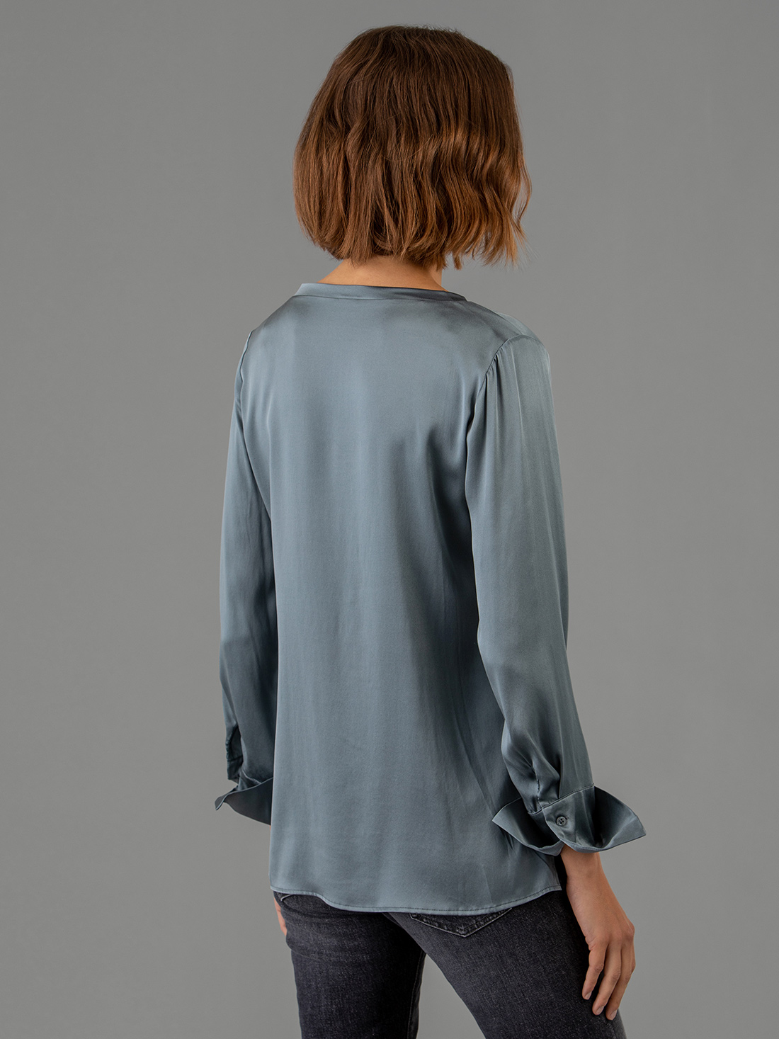 Detailansicht von Seidenbluse von DANIELS