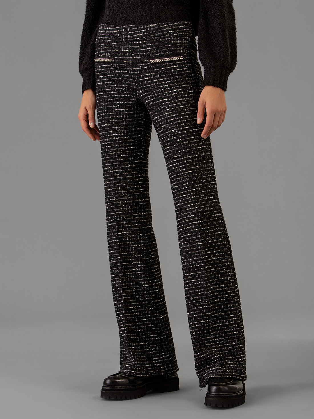 Detailansicht von Flared Hose von CAMBIO