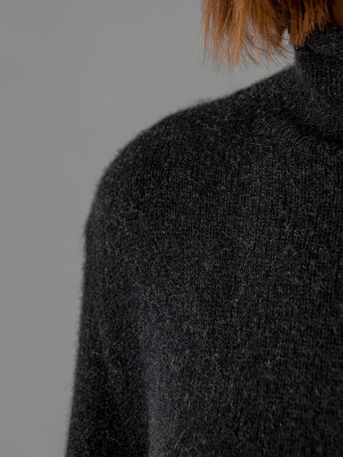 Detailansicht von Turtle-Neck Pullover von ROBERTO COLLINA