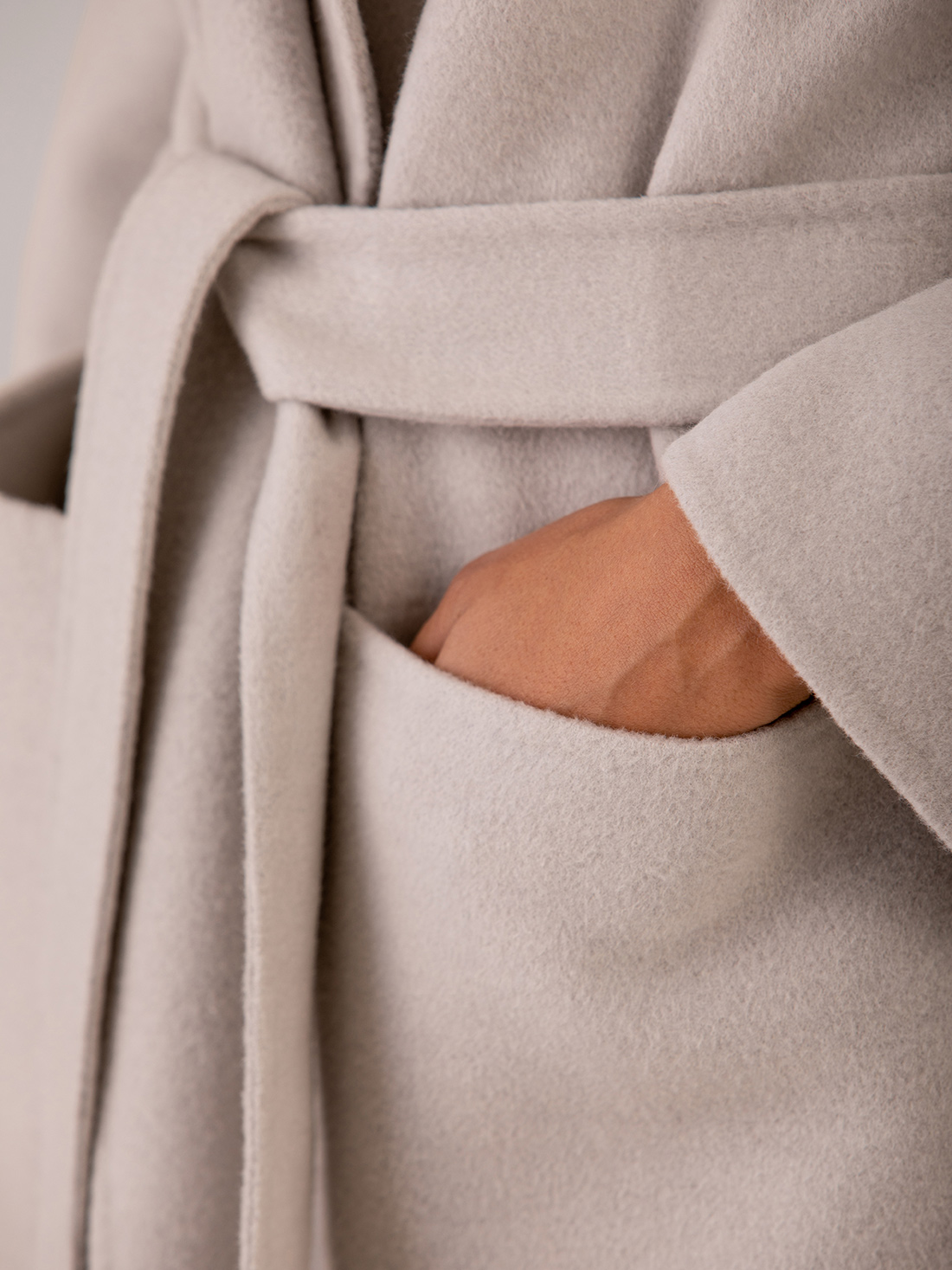 Detailansicht von Wollmantel von OAKWOOD