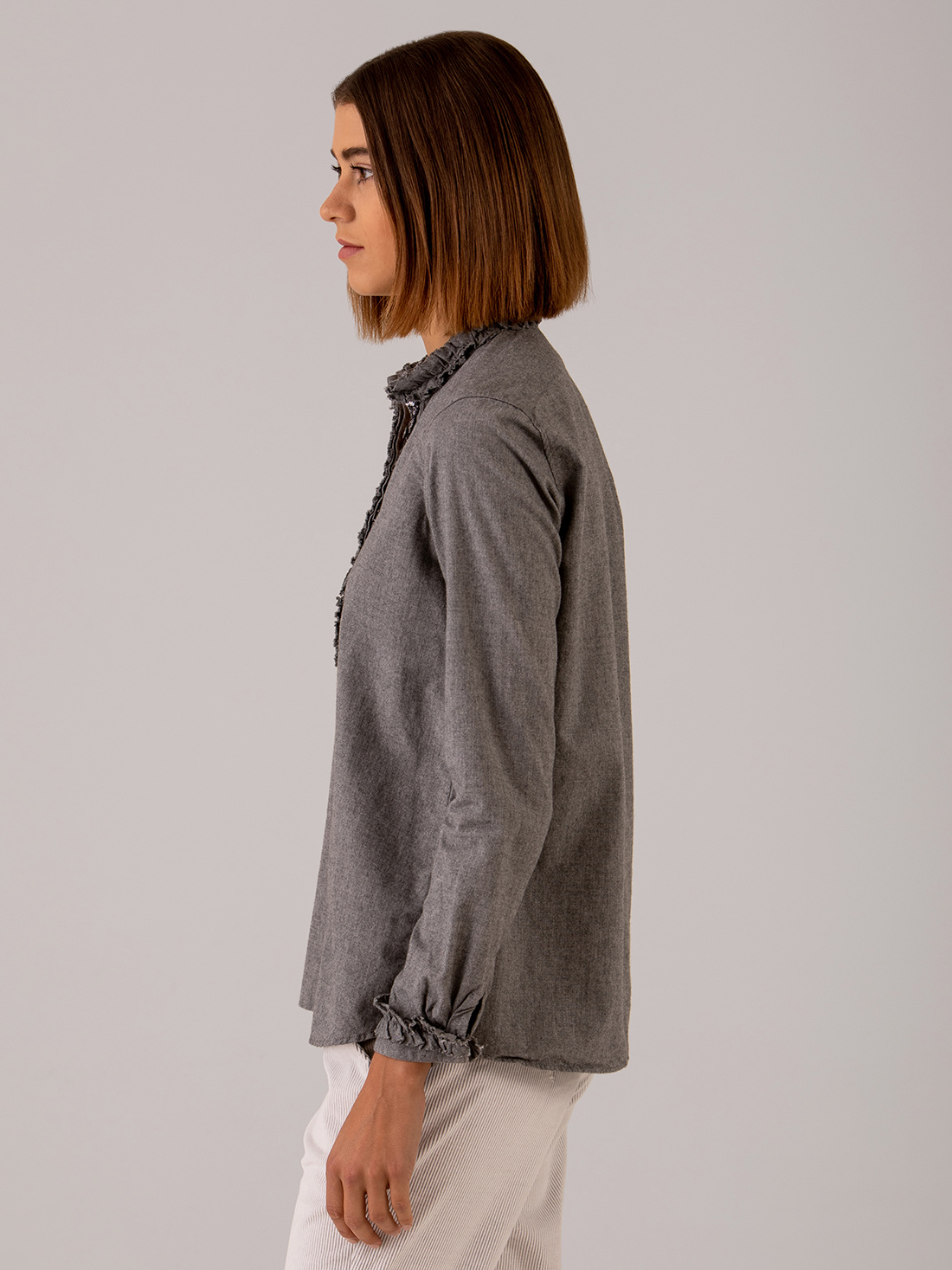 Detailansicht von Baumwollbluse mit Rüschung von AGLINI