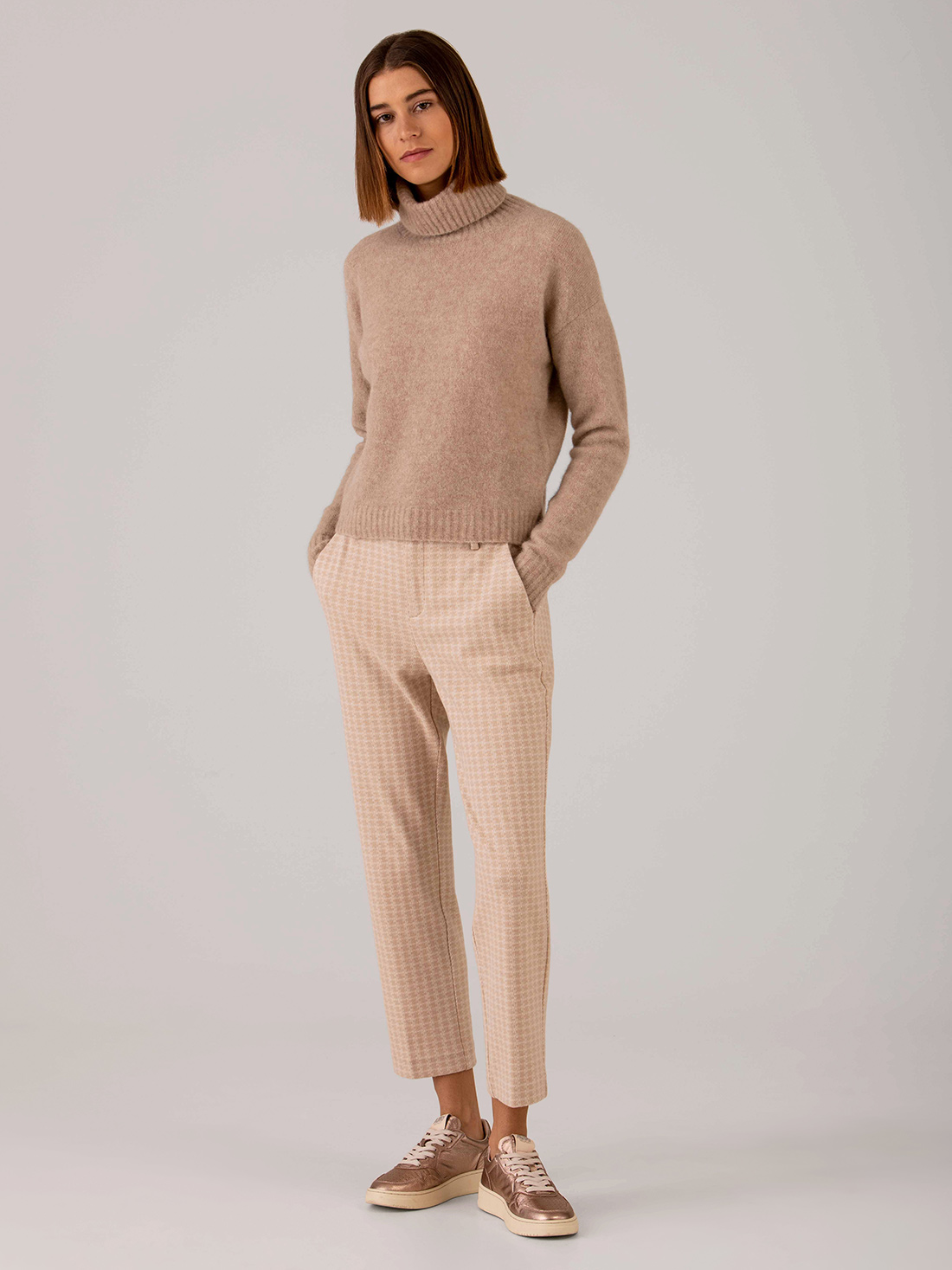 Detailansicht von Rollkragenpullover von JOHNNY LOVE