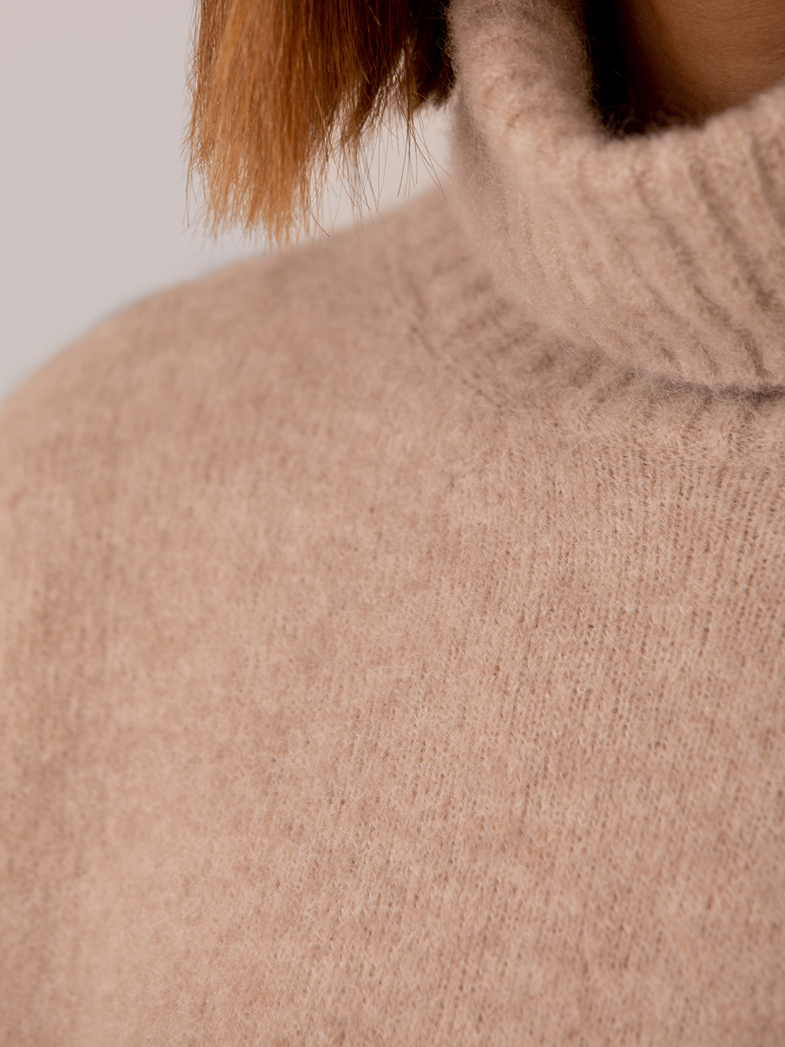 Detailansicht von Rollkragenpullover von JOHNNY LOVE