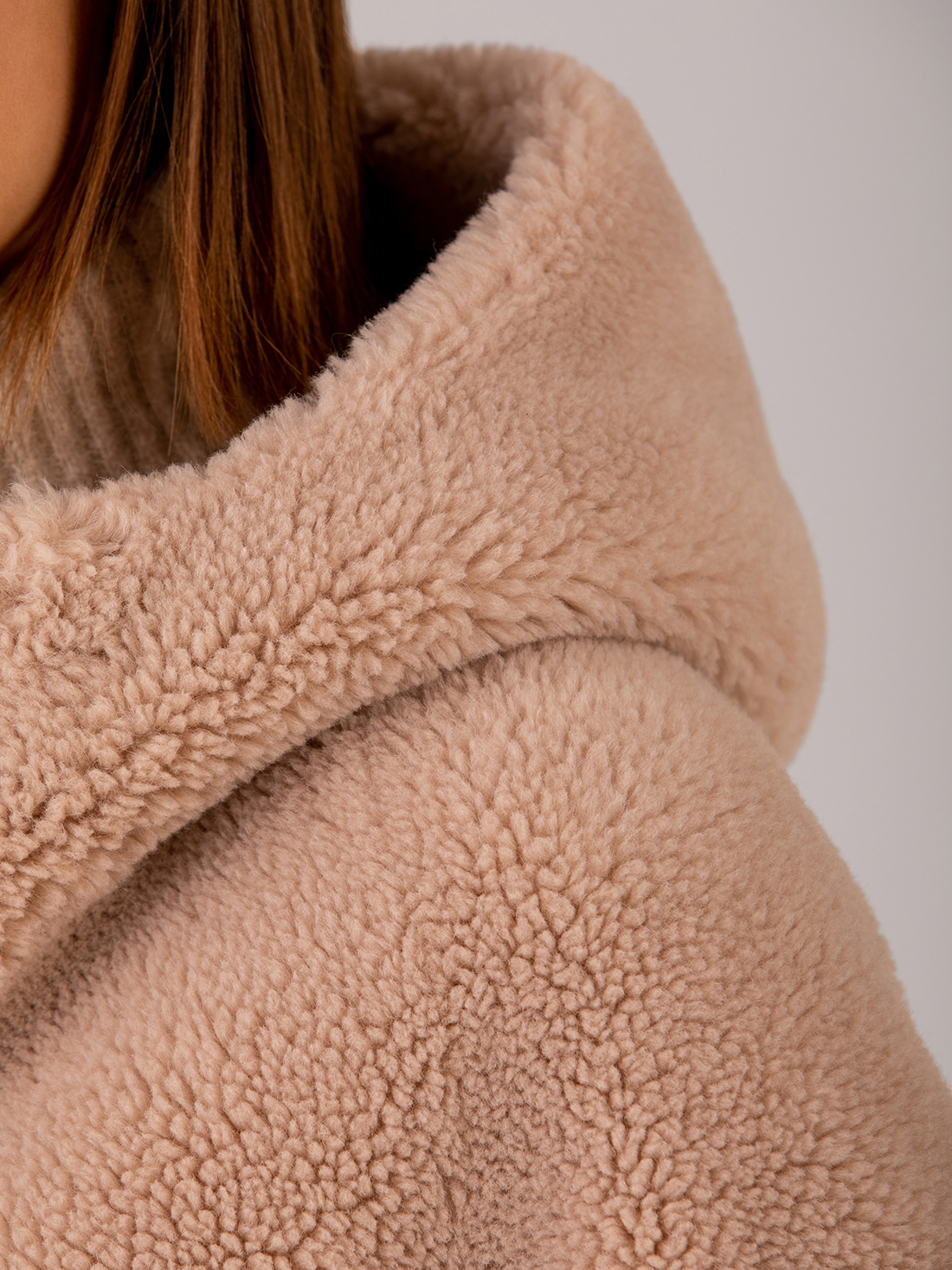 Detailansicht von Wendbarer Teddy-Mantel von ARMA