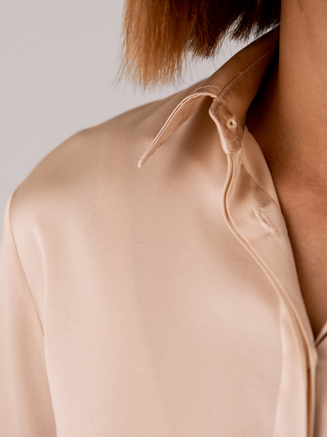 Detailansicht von Seidenbluse von ANTONELLI