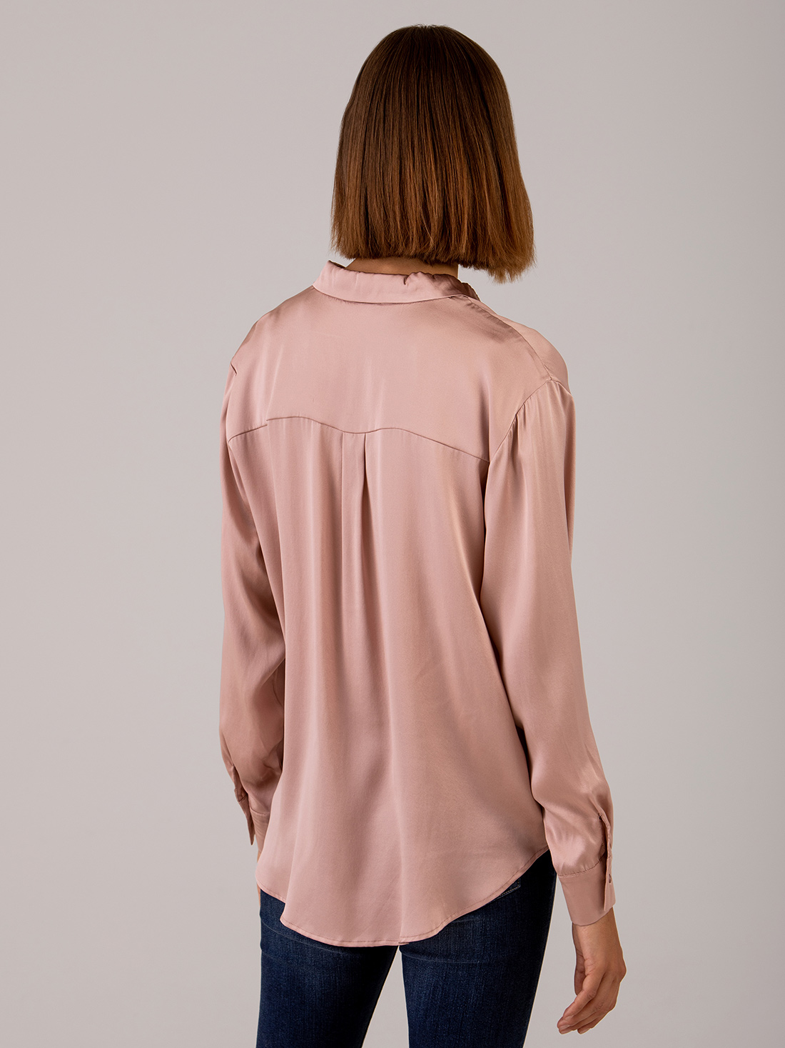 Detailansicht von Seidenbluse von DANIELS