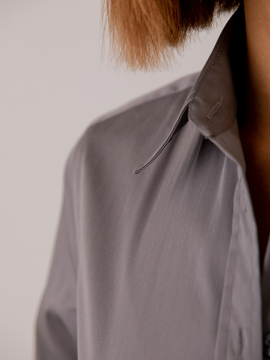 Detailansicht von Taillierte Baumwollbluse von CALIBAN