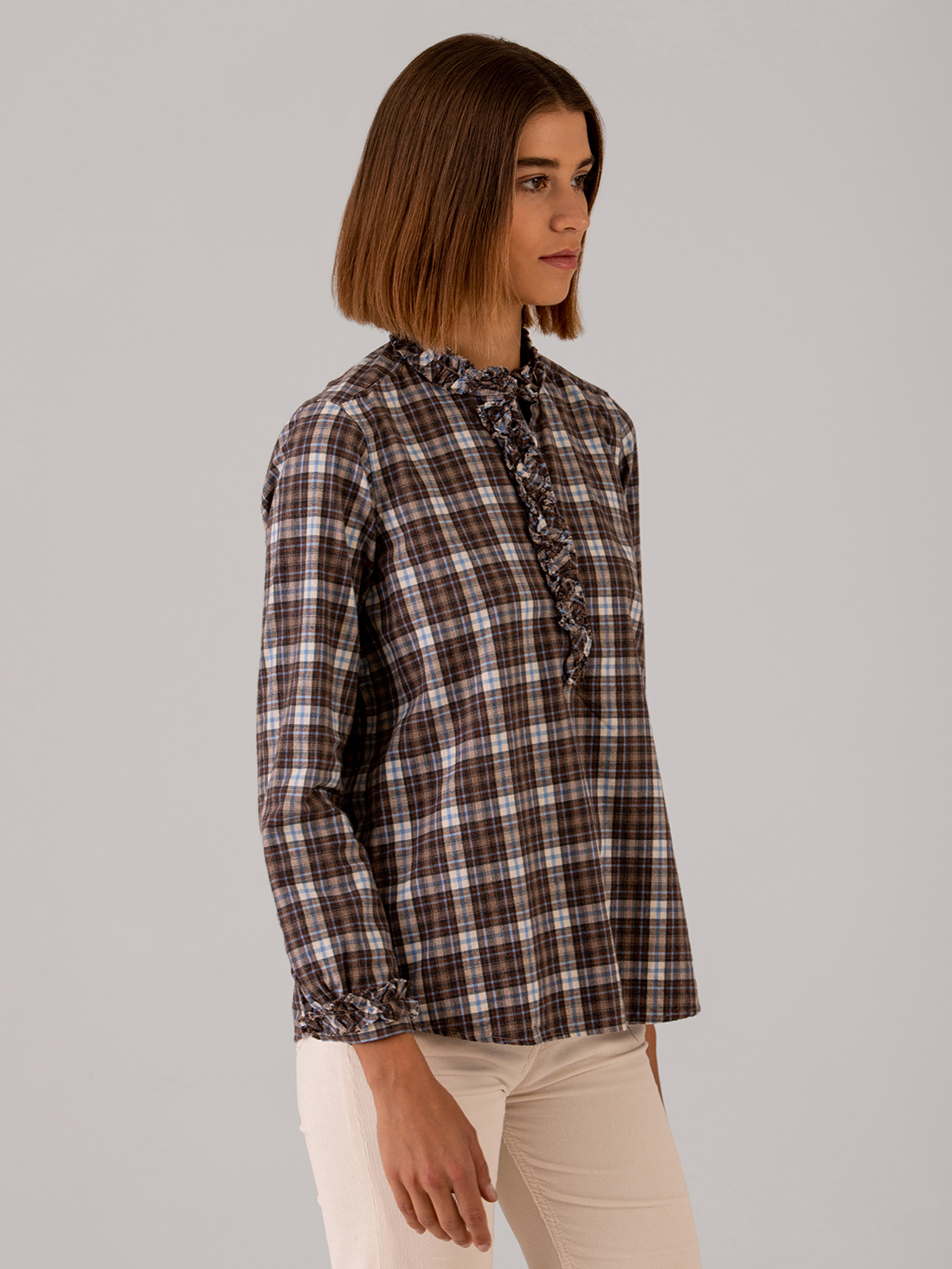 Detailansicht von Baumwollbluse mit Rüschung von AGLINI