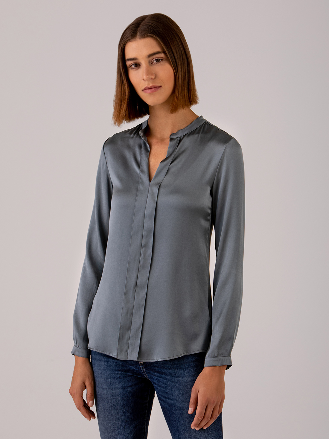 Detailansicht von Seidenbluse von DANIELS