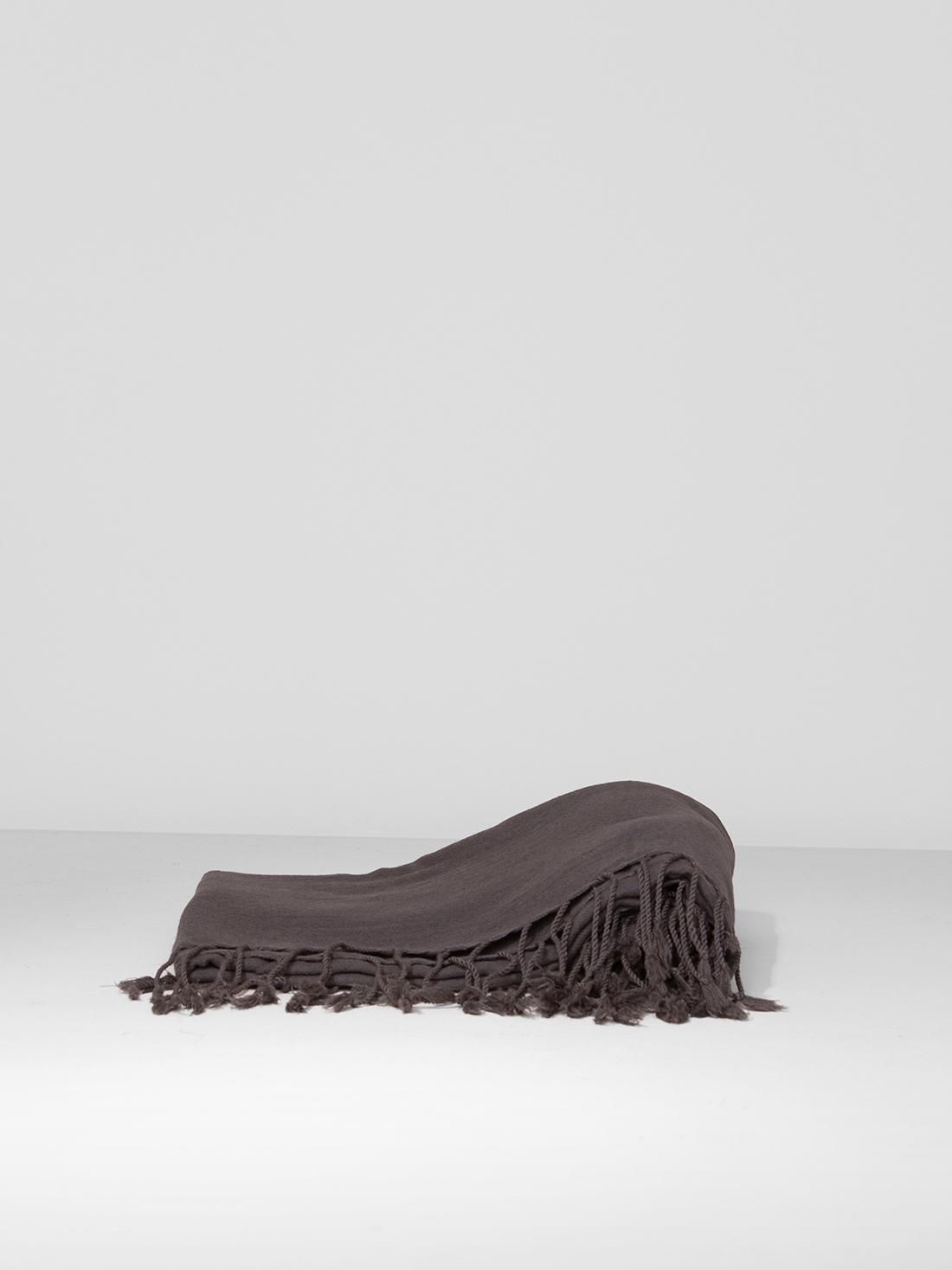 Detailansicht von Schal aus Wolle von 10 DAYS