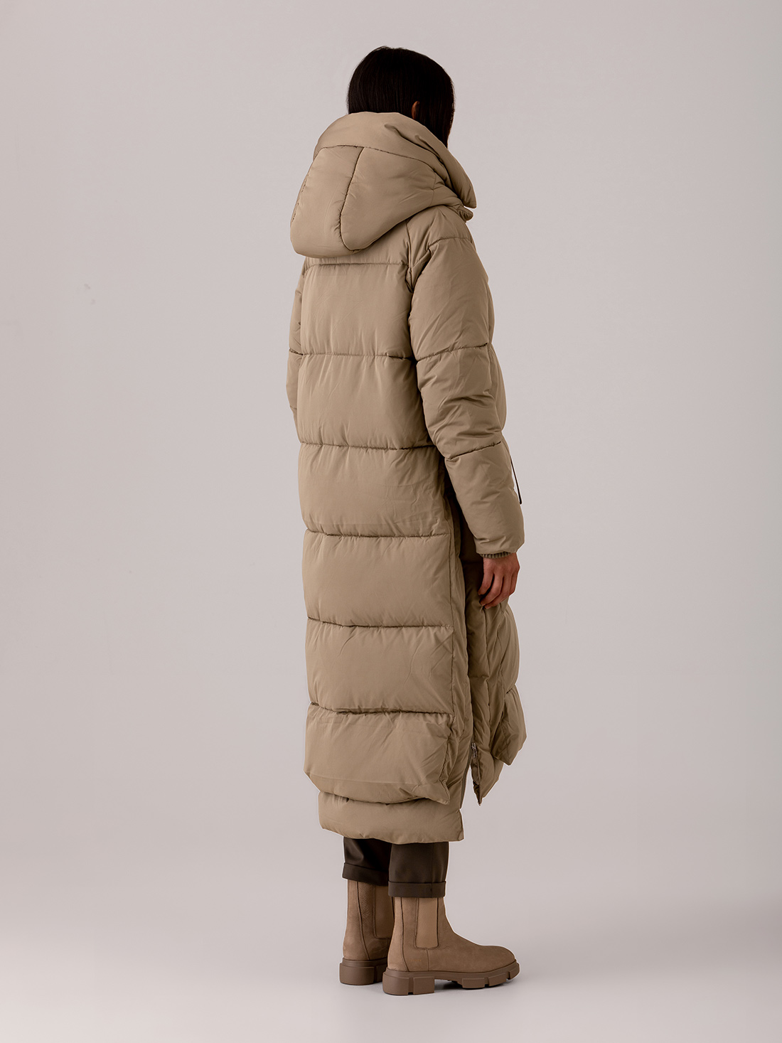 Detailansicht von Langer Steppmantel von EMBASSY