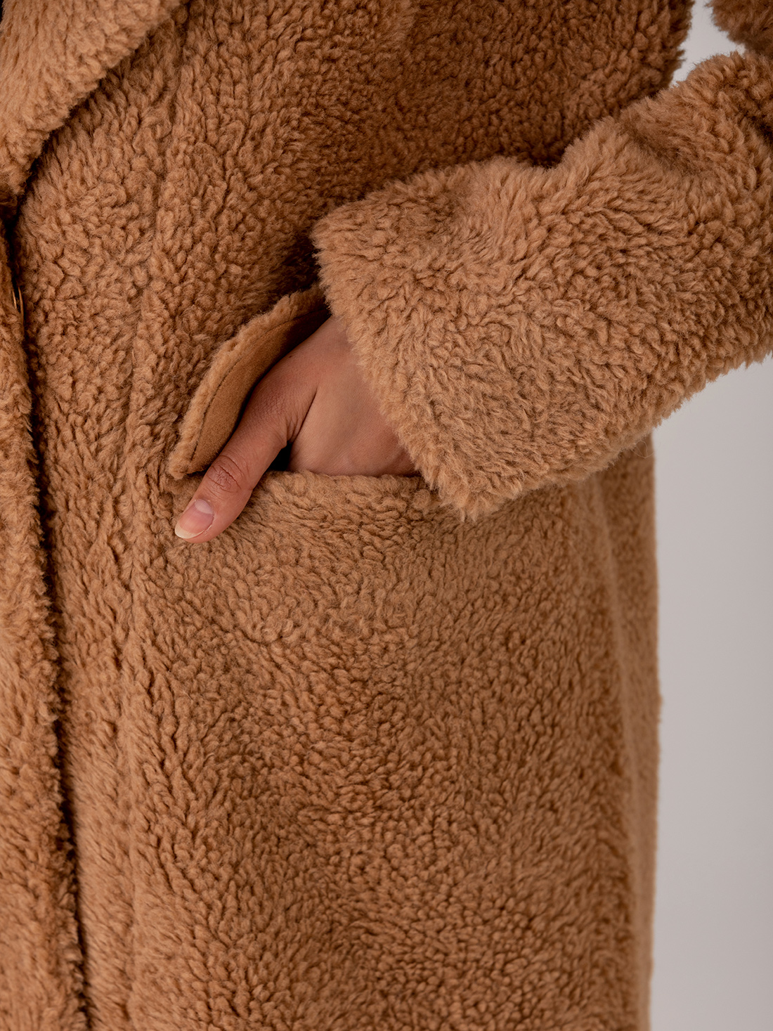 Detailansicht von Wendbarer Teddy-Mantel von GOOSECRAFT