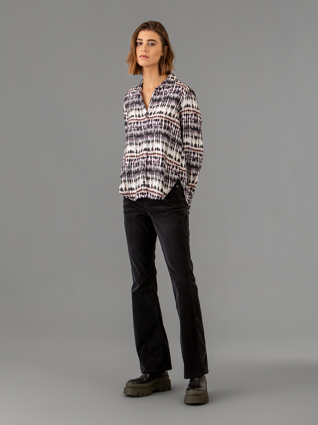 Detailansicht von Flared Hose aus Cord von MAC