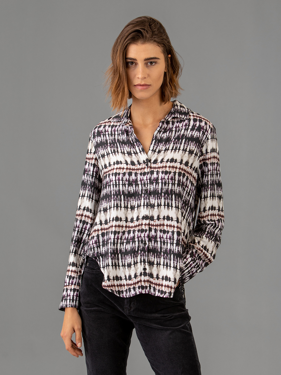 Detailansicht von Gemusterte Bluse von BELLA DAHL