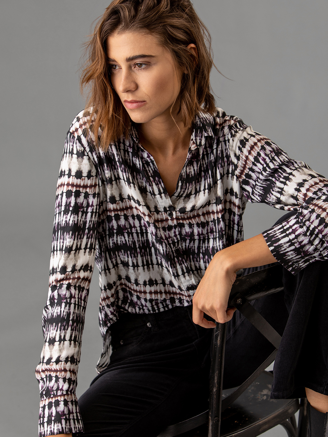 Detailansicht von Gemusterte Bluse von BELLA DAHL