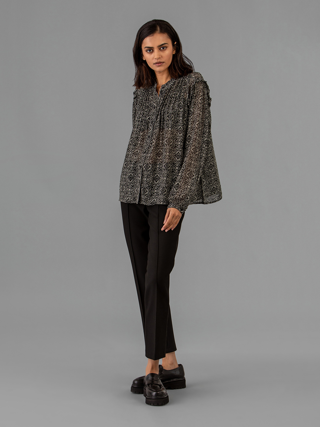 Detailansicht von Gemusterte Bluse mit Rüschung von CIRCLE OF TRUST