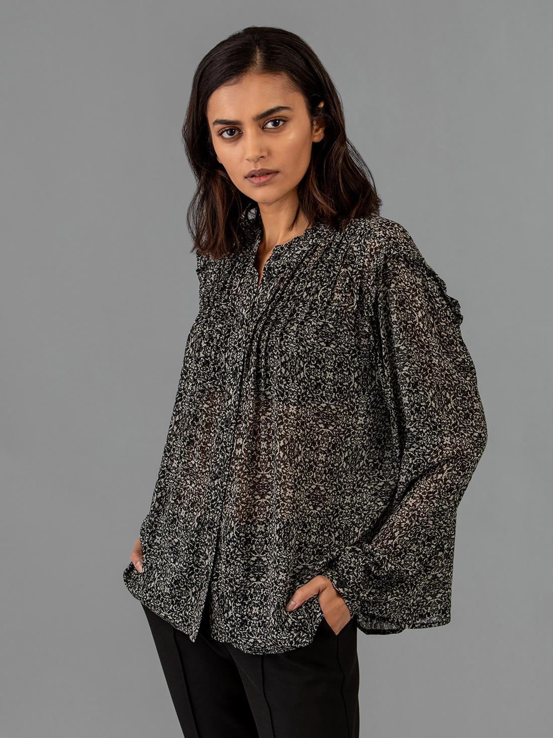 Detailansicht von Gemusterte Bluse mit Rüschung von CIRCLE OF TRUST