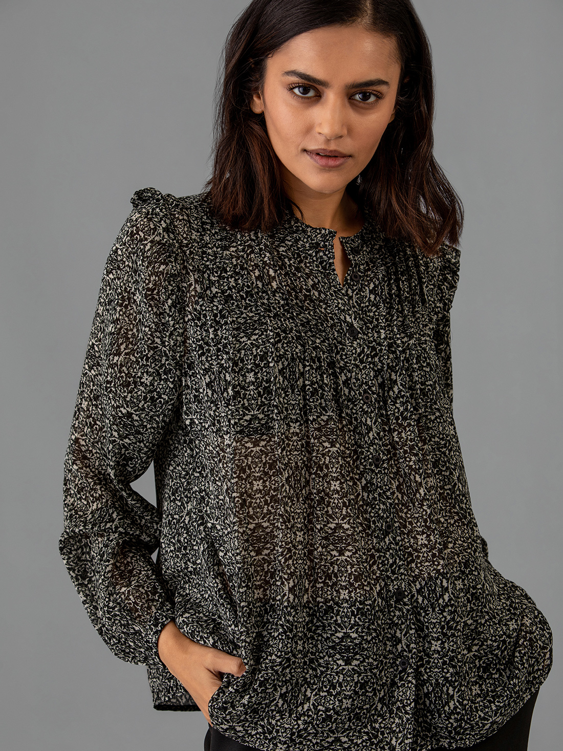 Detailansicht von Gemusterte Bluse mit Rüschung von CIRCLE OF TRUST