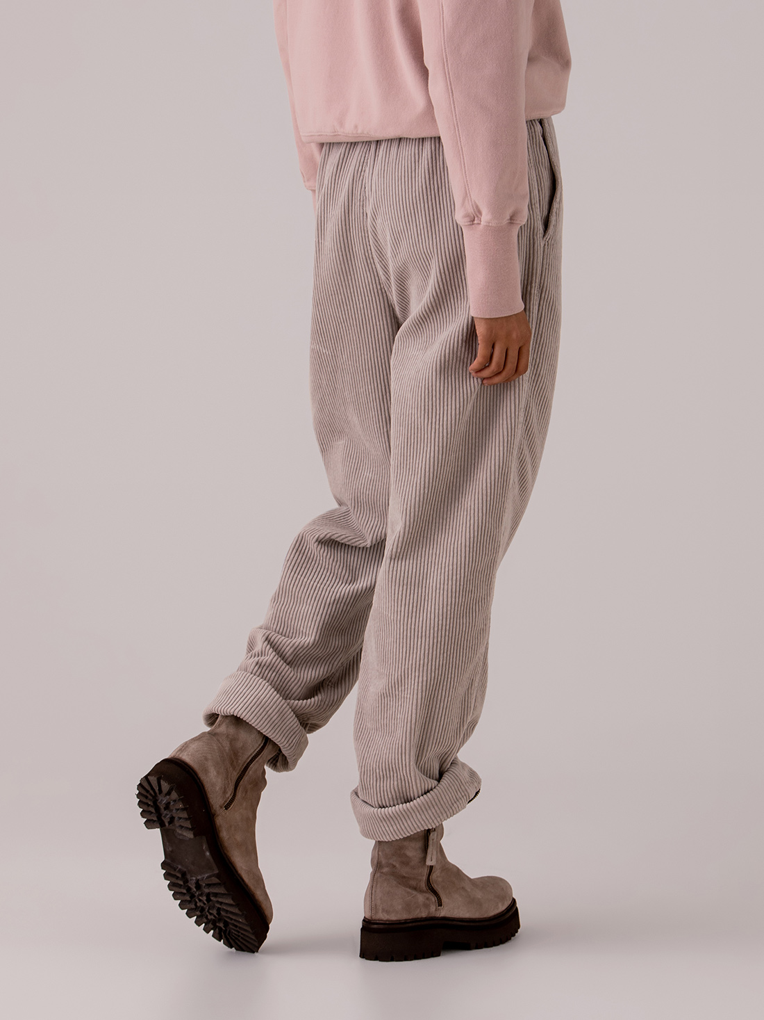 Detailansicht von Weite Hose aus Cord von PENN & INK