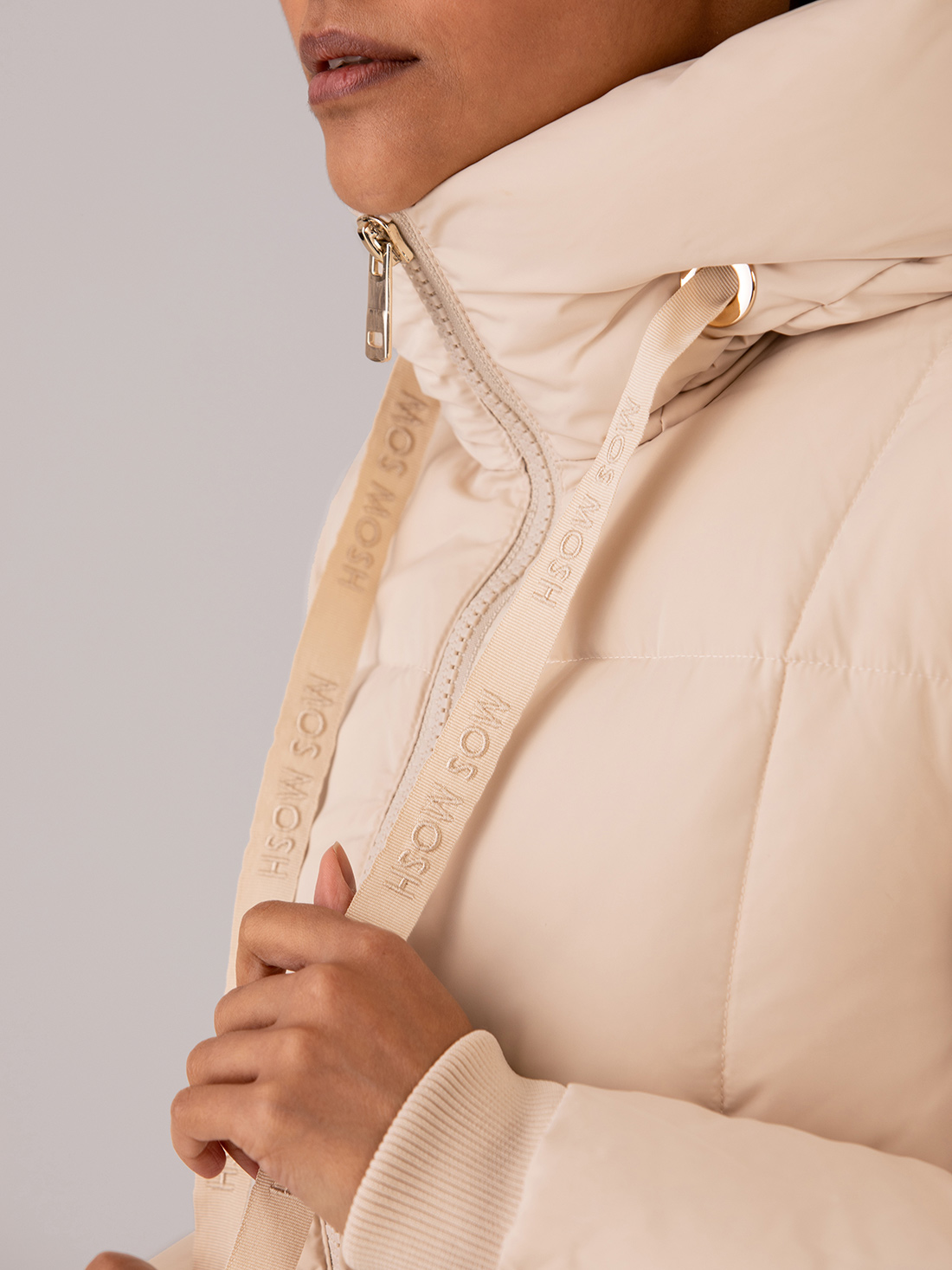 Detailansicht von Daunenmantel von MOS MOSH