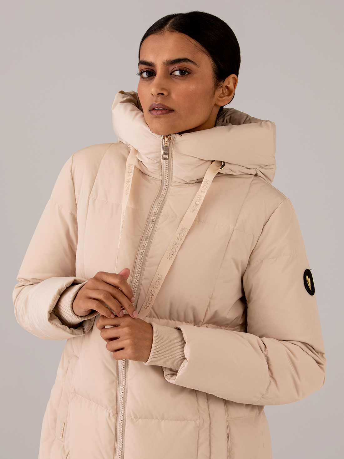 Detailansicht von Daunenmantel von MOS MOSH