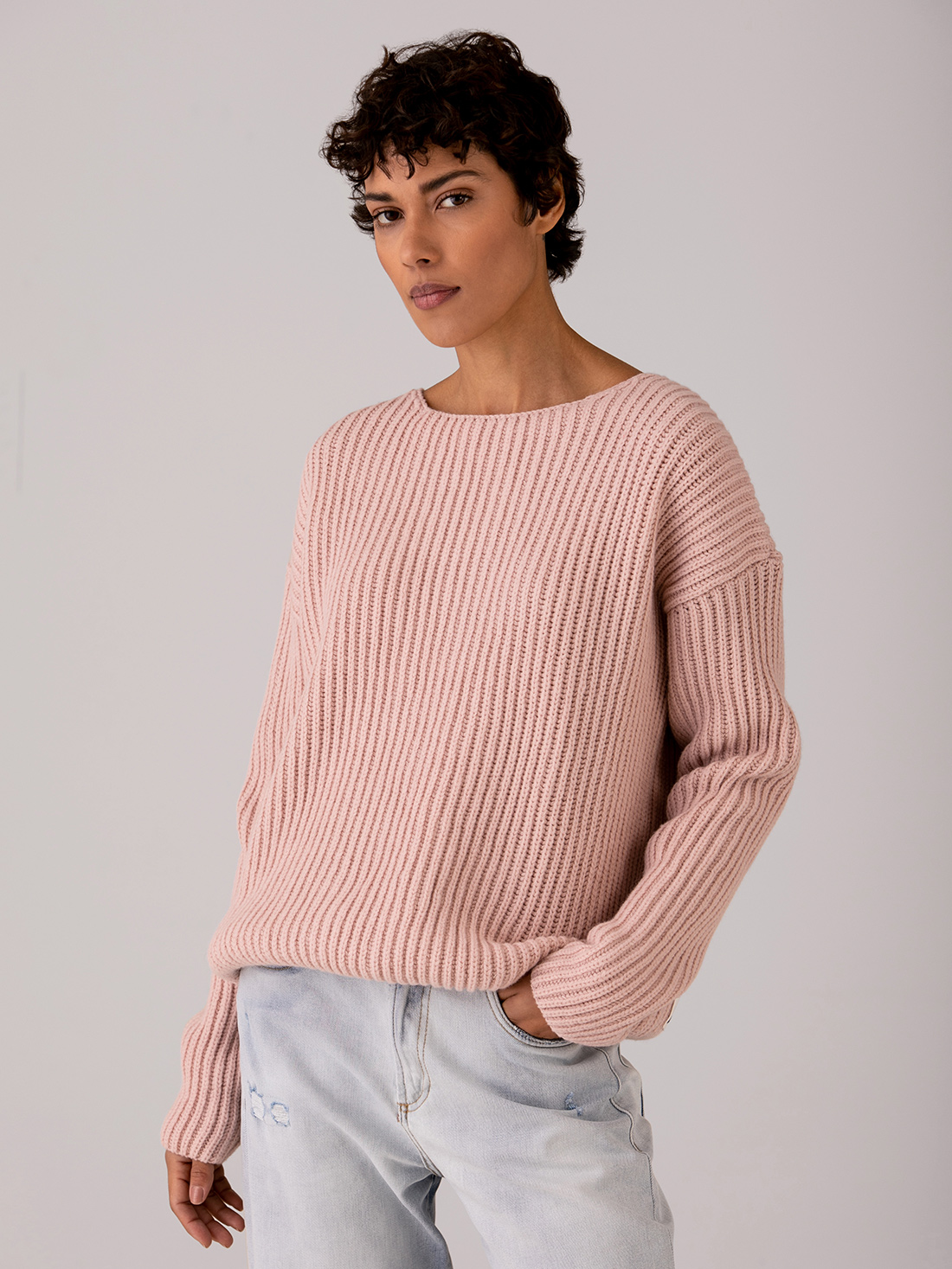 Detailansicht von Rippstrickpullover von ARMEDANGELS