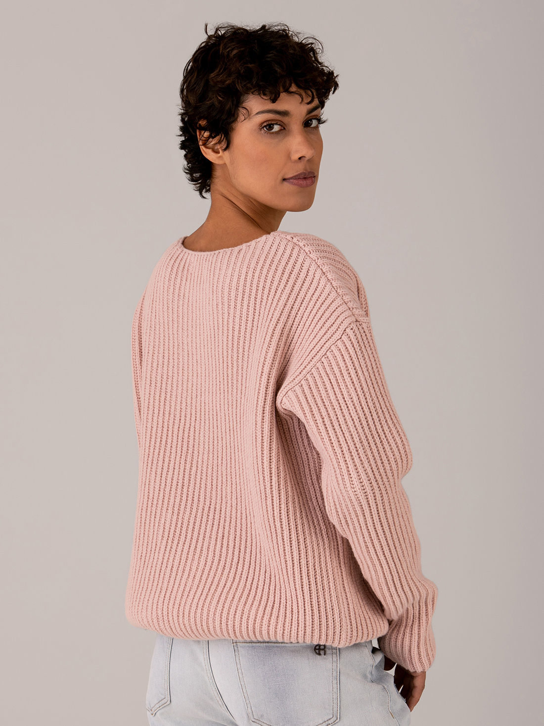 Detailansicht von Rippstrickpullover von ARMEDANGELS