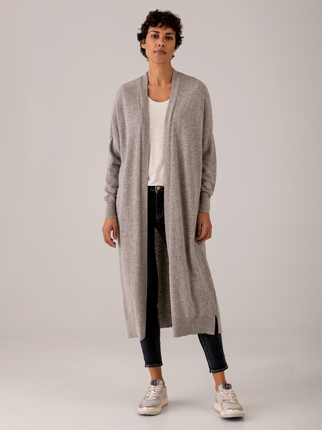 Detailansicht von Langer Cardigan von SIBIN LINNEBJERG