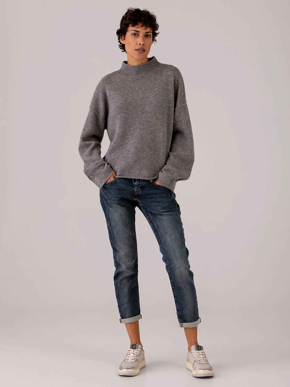 Detailansicht von Oversized Turtleneck Pullover von 360 CASHMERE