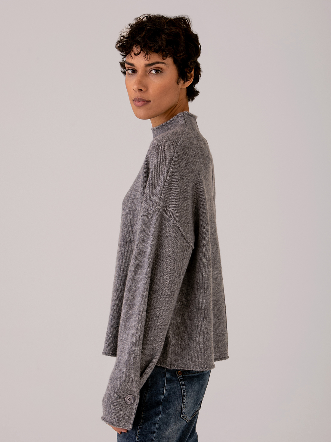Detailansicht von Oversized Turtleneck Pullover von 360 CASHMERE