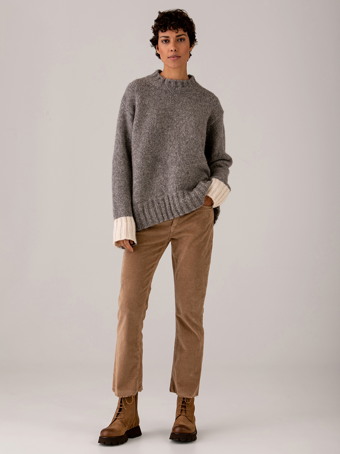 Detailansicht von Turtleneck Pullover von LIS LAREIDA