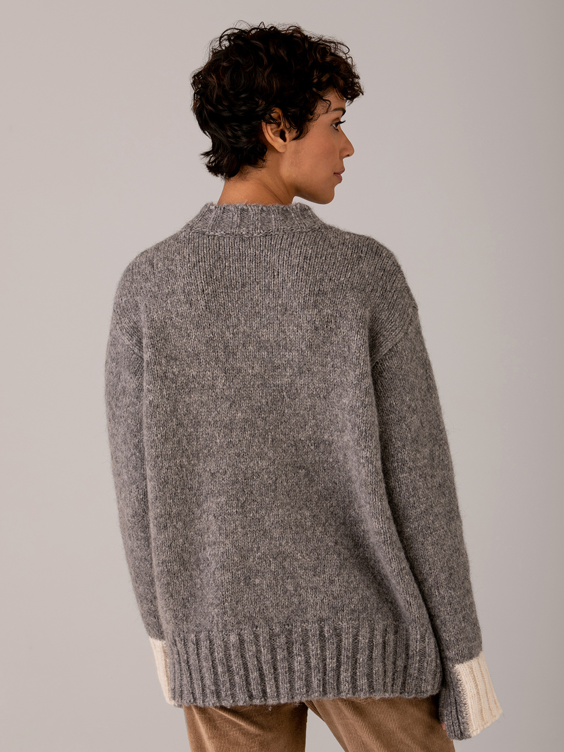 Detailansicht von Turtleneck Pullover von LIS LAREIDA