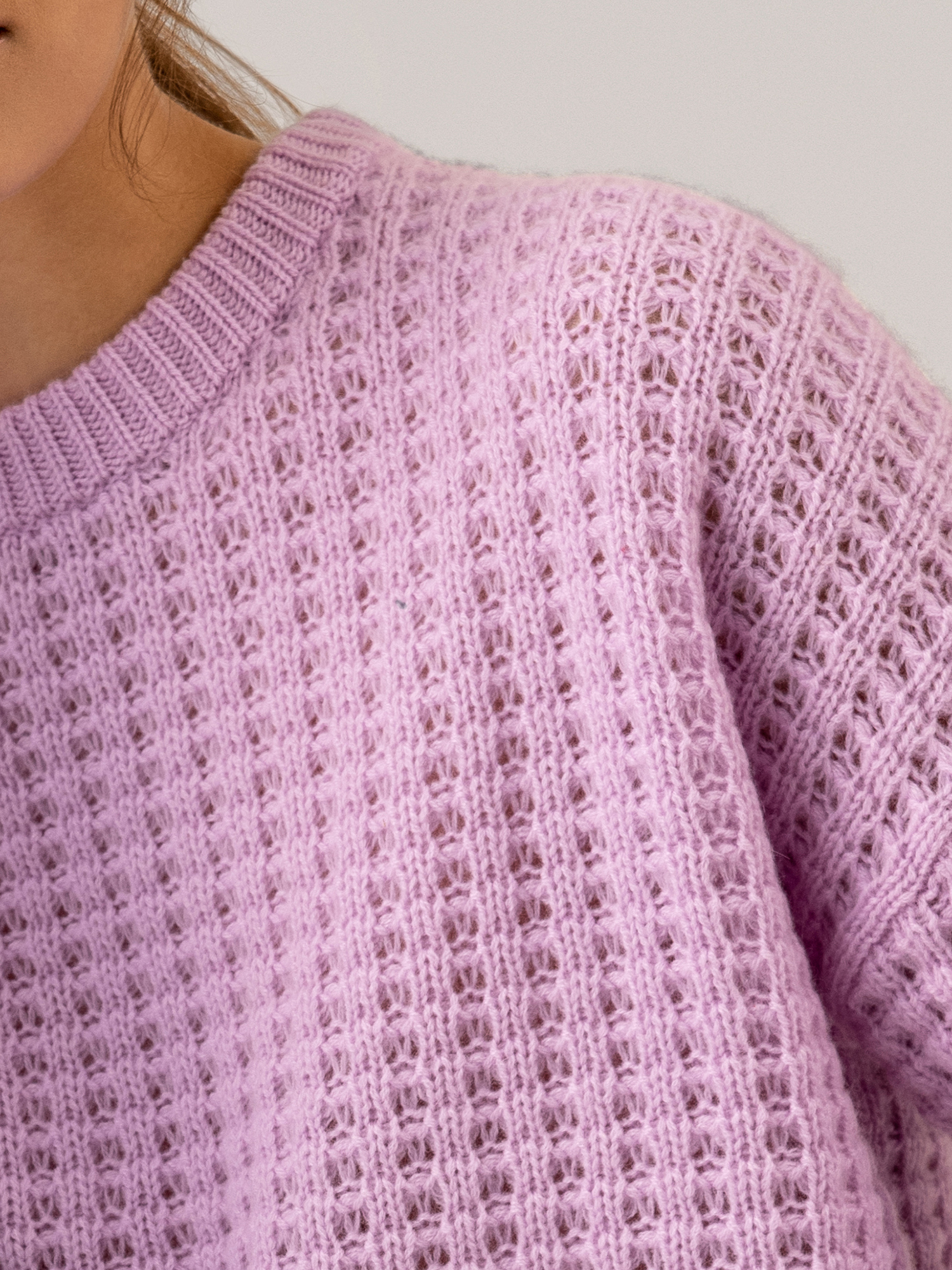 Detailansicht von Pullover mit Lochstrick von 360 CASHMERE