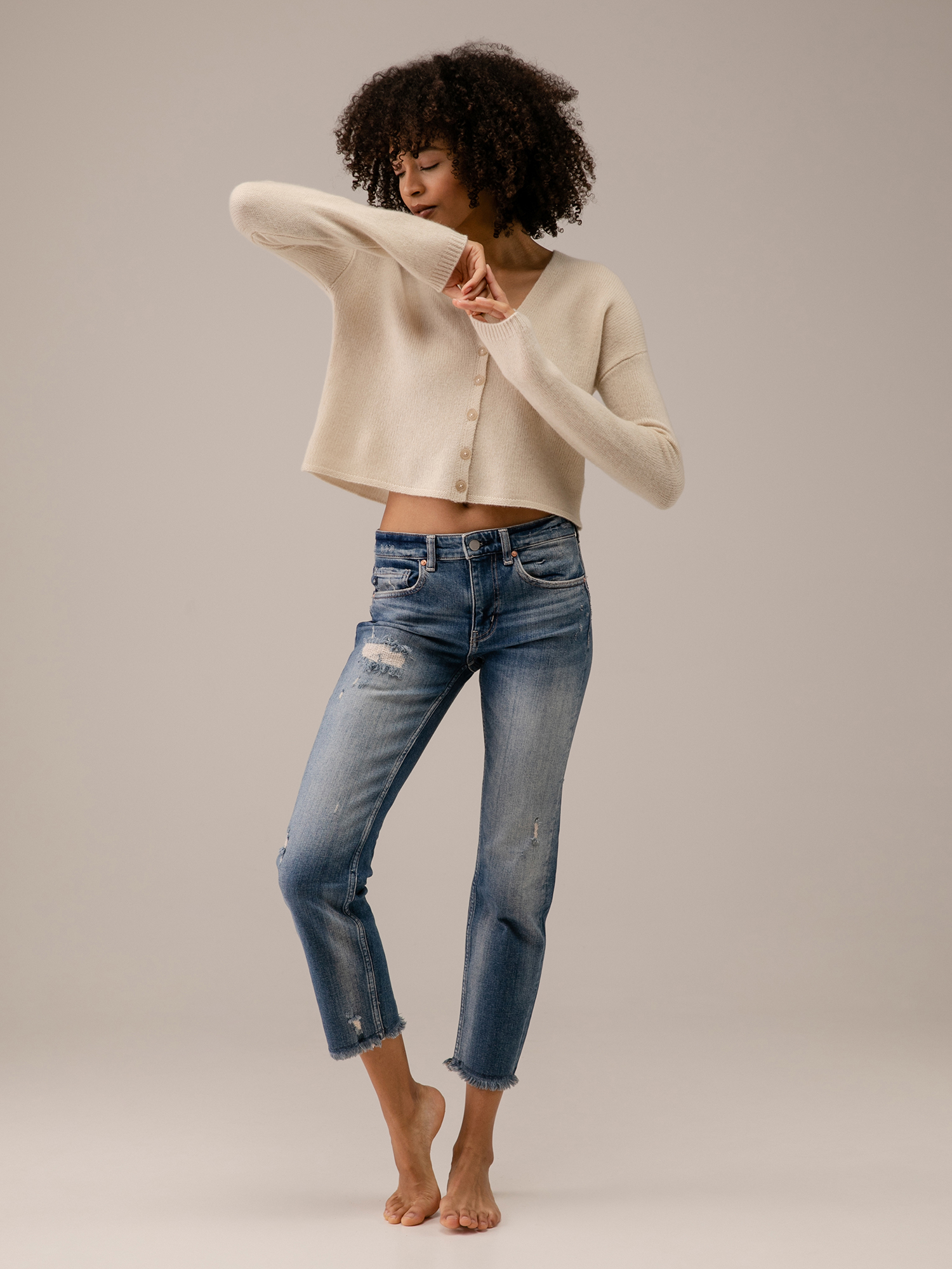 Detailansicht von Cropped Strickjacke aus Cashmere von DANIELS