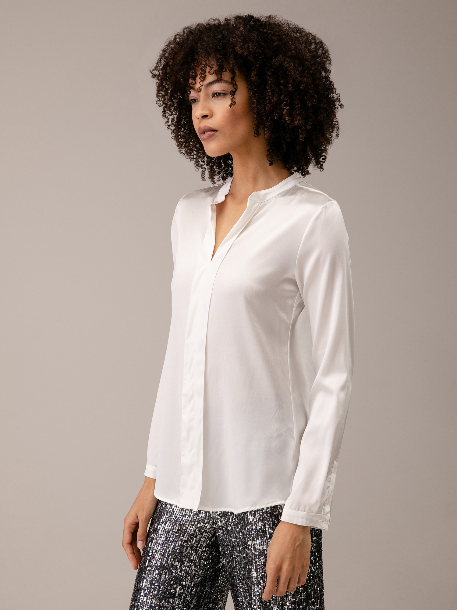 Detailansicht von Seidenbluse von DANIELS