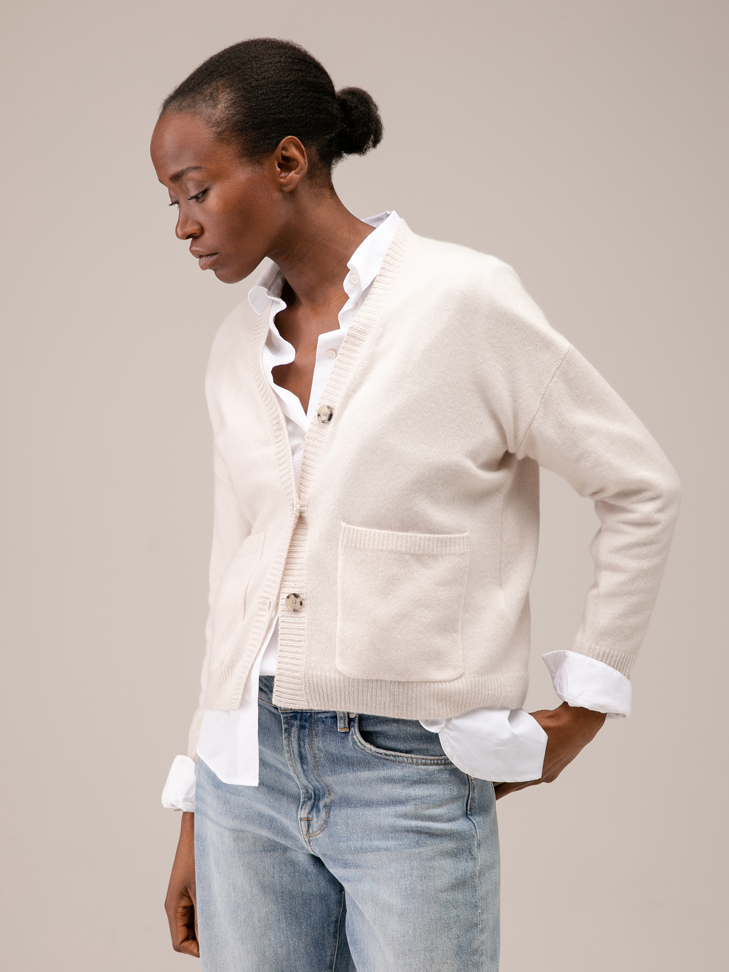 Detailansicht von Strickjacke aus Cashmere von ALLUDE