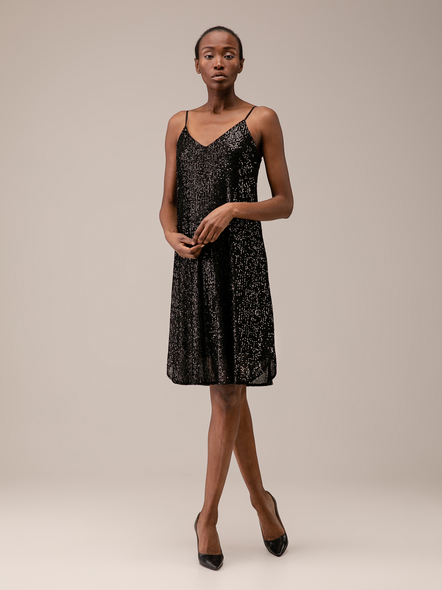 Detailansicht von Kurzes Paillettenkleid von JADICTED