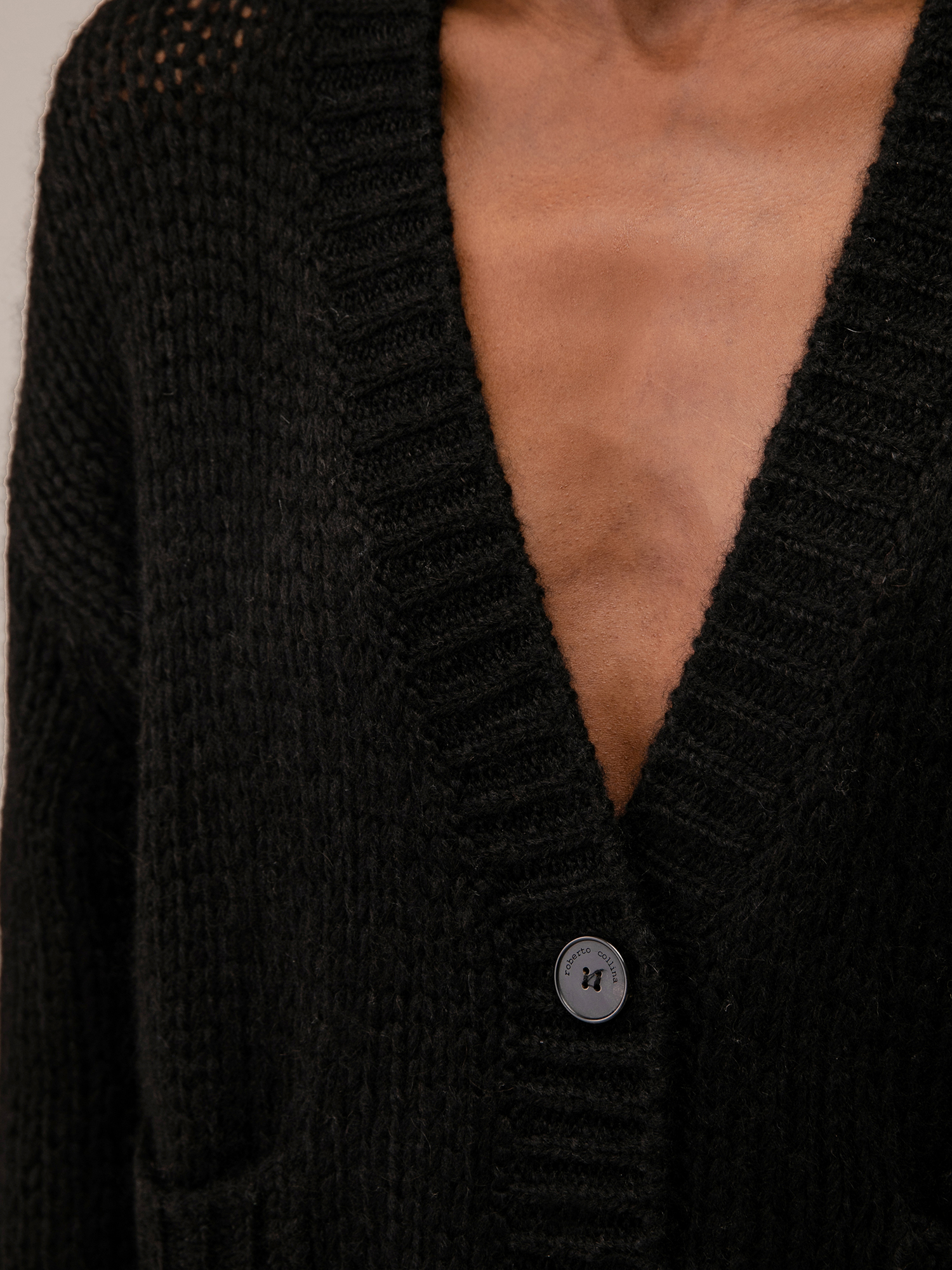 Detailansicht von Strickjacke von ROBERTO COLLINA