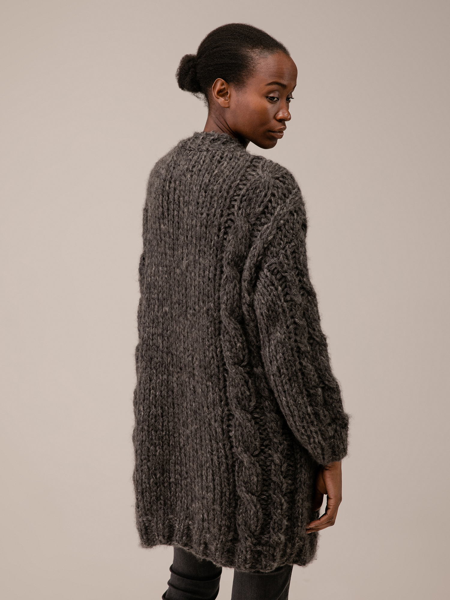 Detailansicht von Cardigan aus Cashmere von ELLA SILLA