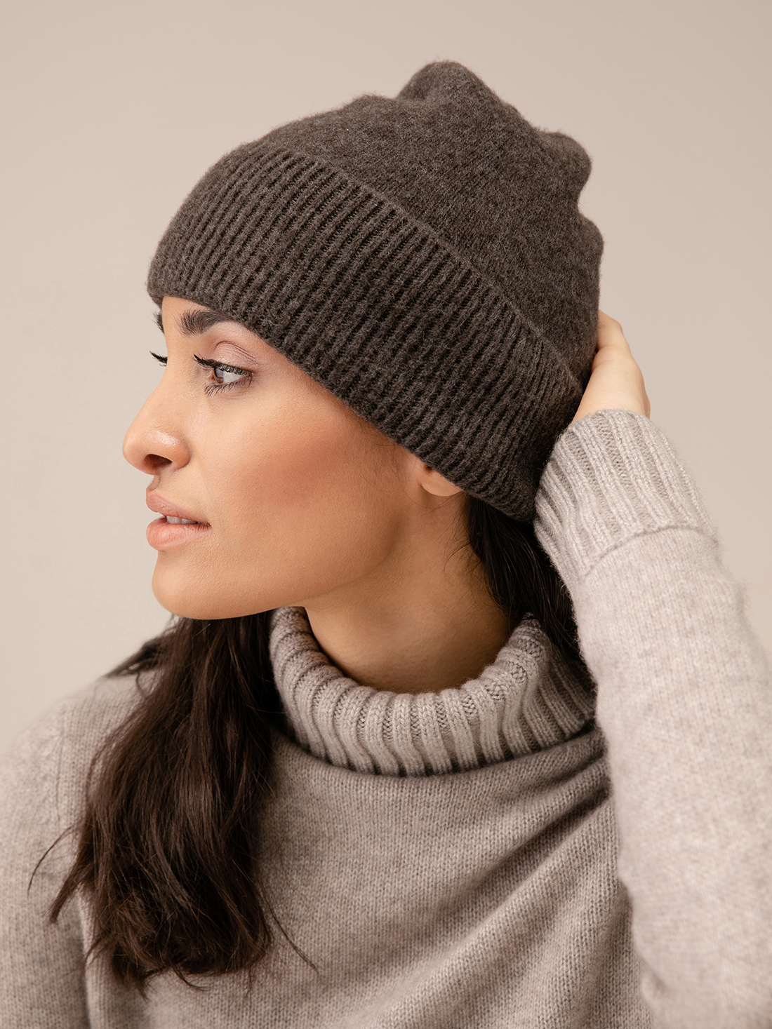 Detailansicht von Mütze aus Merinowolle von AVANT TOI