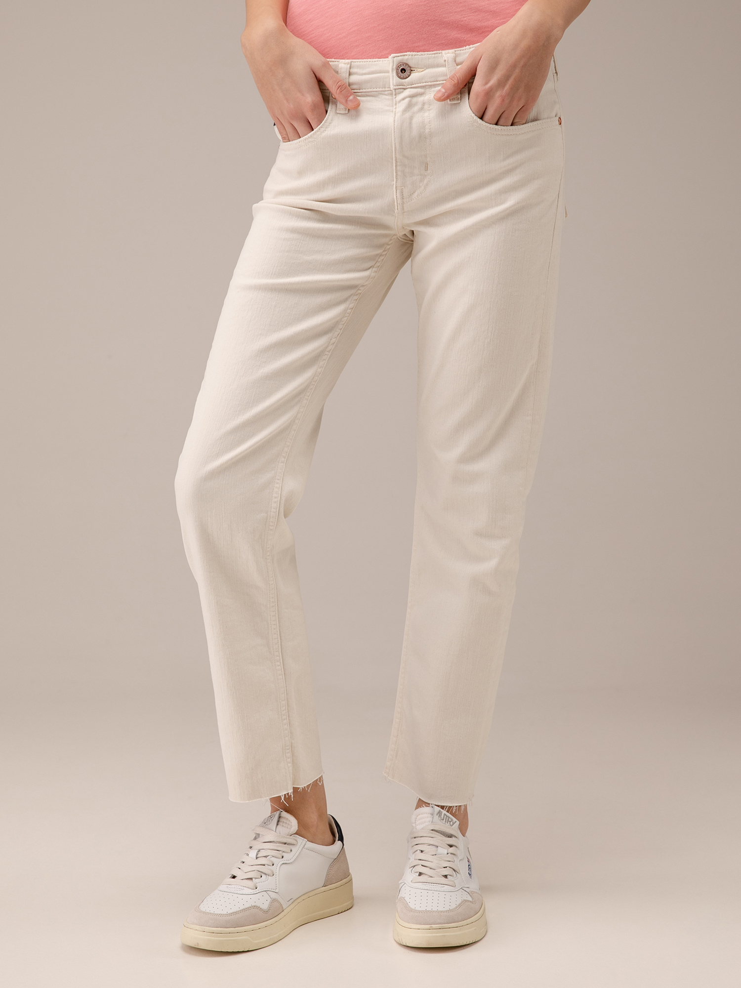 Detailansicht von Girlfriend Jeans von ADRIANO GOLDSCHMIED