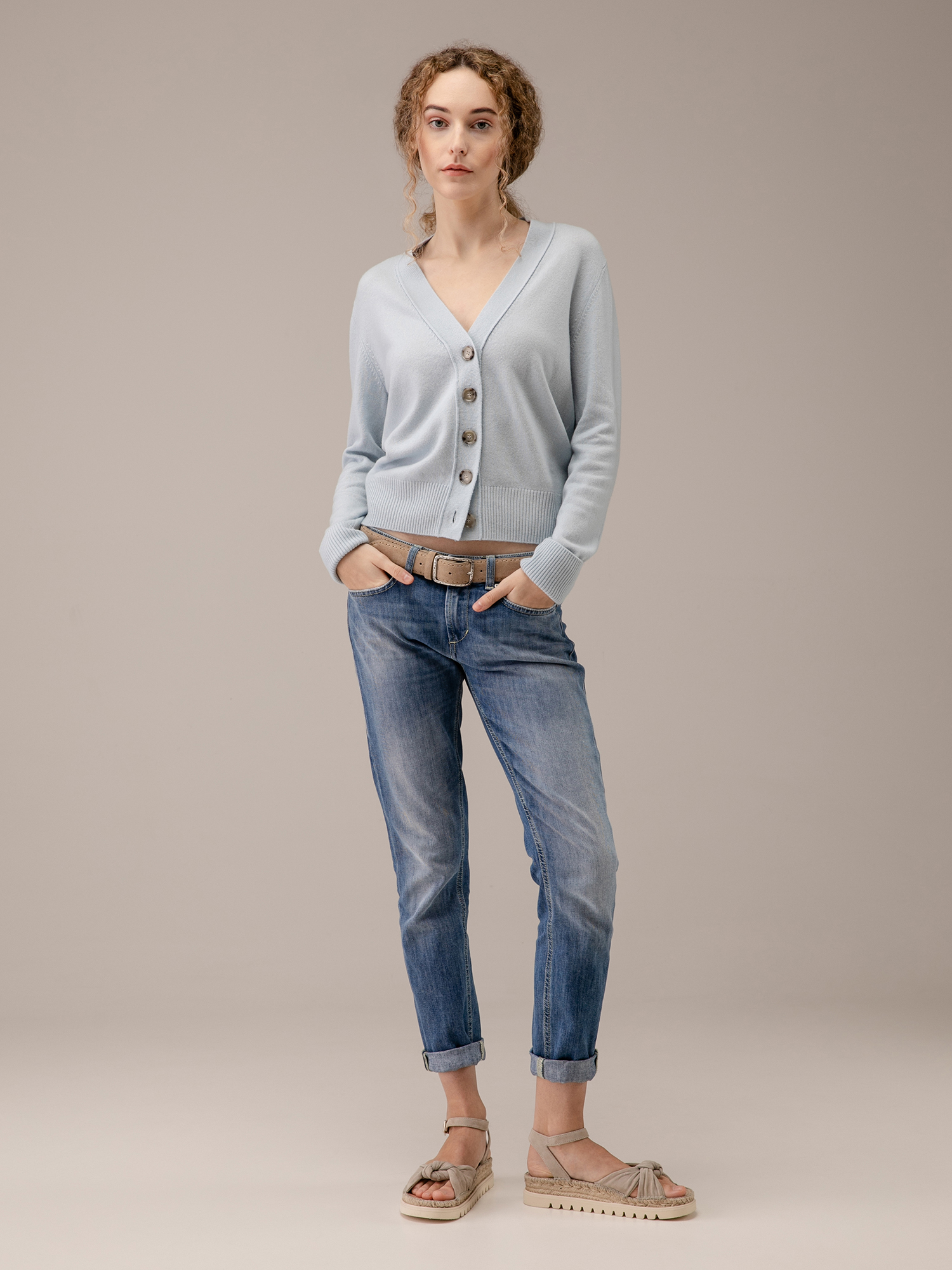 Detailansicht von Strickjacke aus Schurwolle von ALLUDE