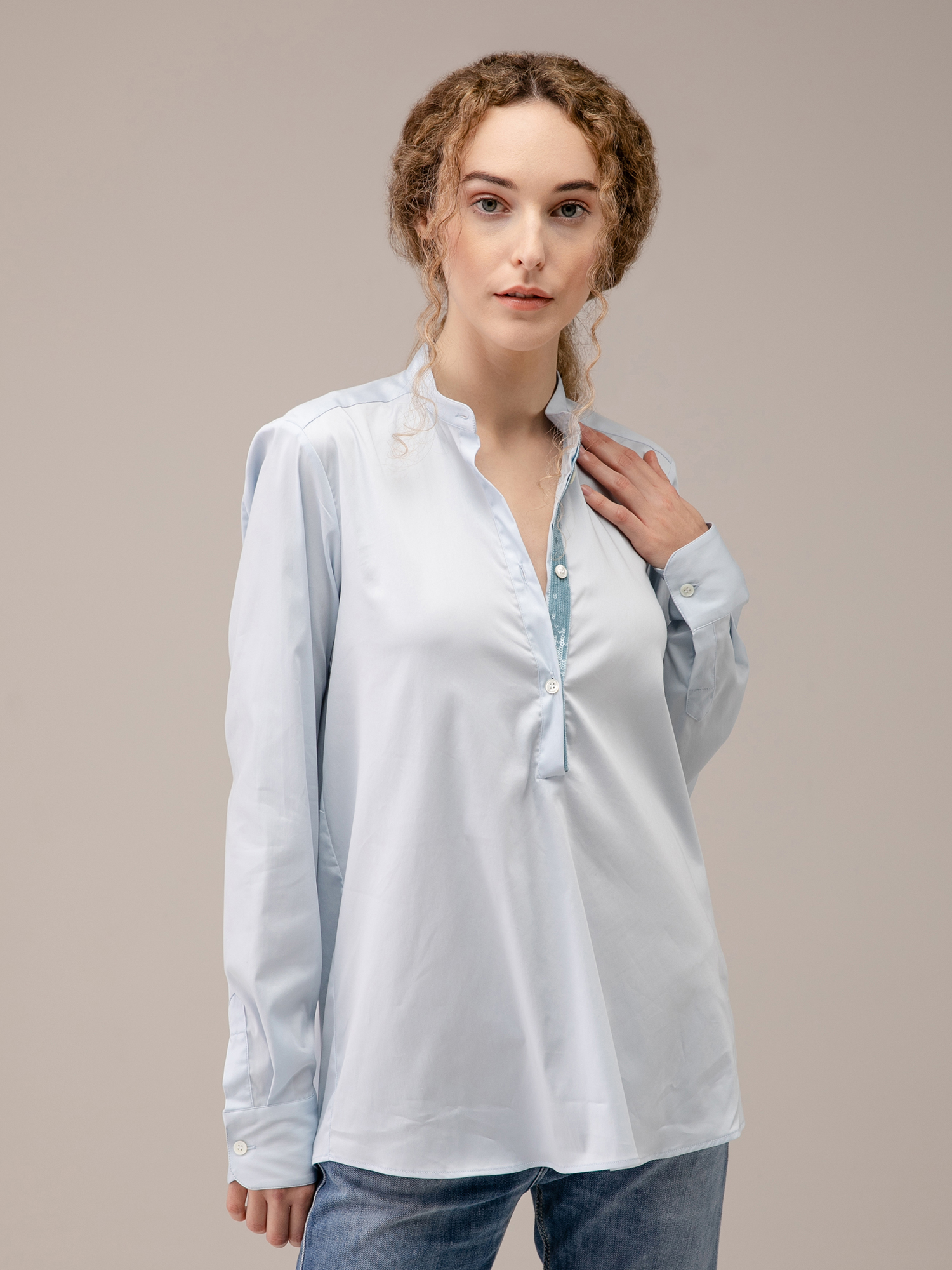 Detailansicht von Baumwollbluse von AGLINI